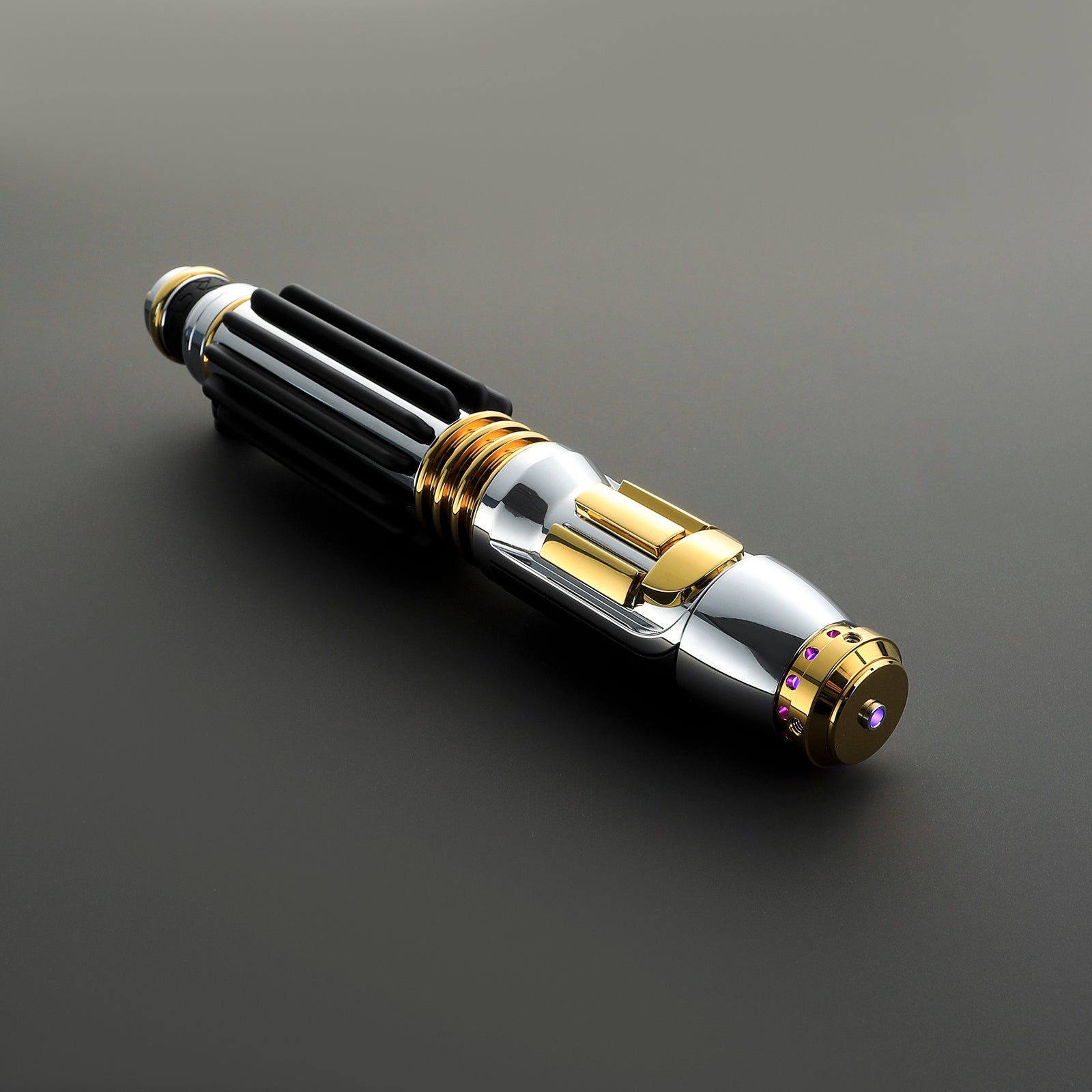 ＭＡＣＥ　ＷＩＮＤＵ　ＬＩＧＨＴＳＡＢＥＲ　　メイス•ウィドゥーライトセーバー Mace Windu LIGHTSABER – Star Wars | Disney Store